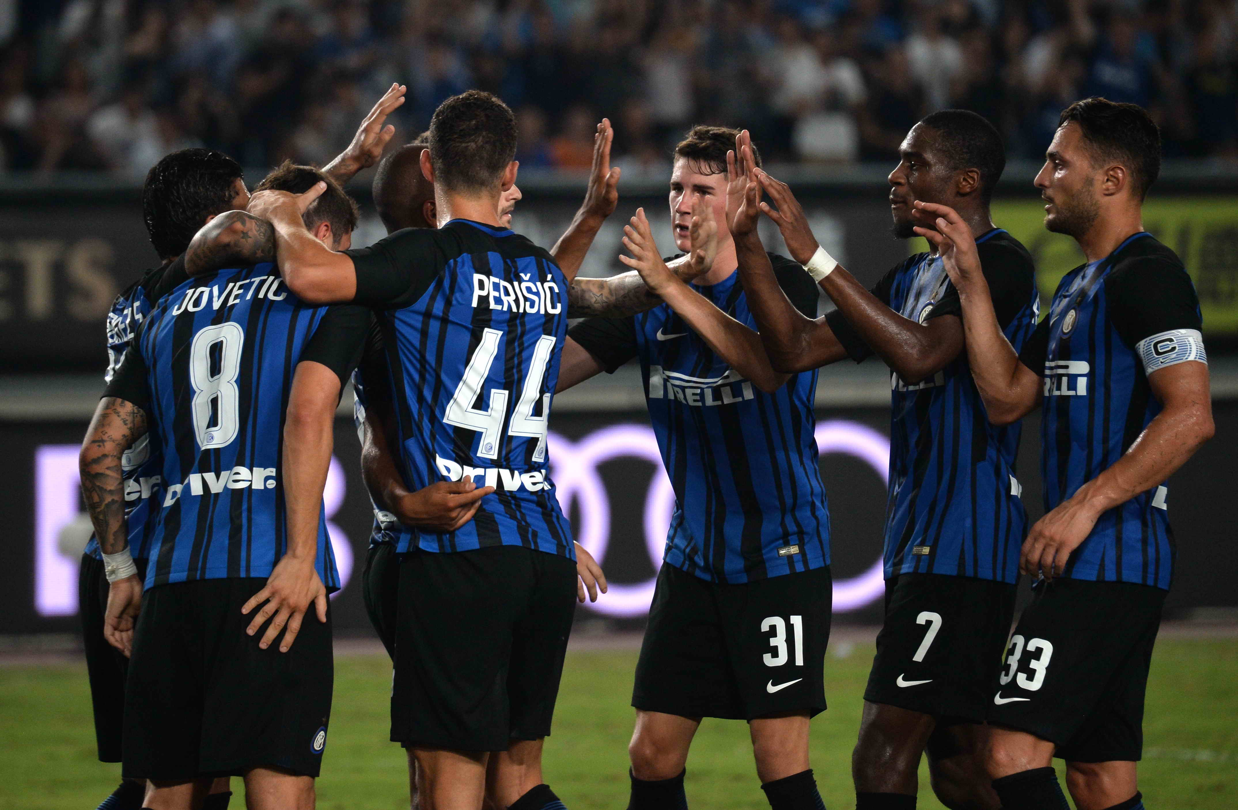 围绕阵容结 围绕阵容结